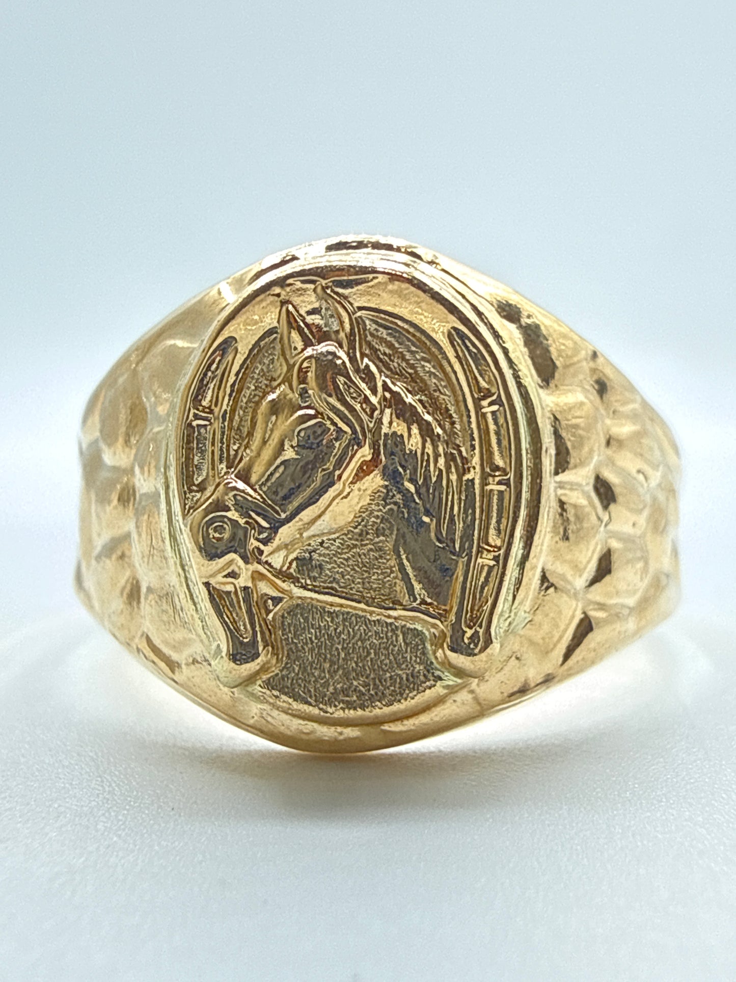 Anillo Herradura Caballo Oro amarillo 18k / Talla 8 1/2 / 2,65 Gr / 14 mm