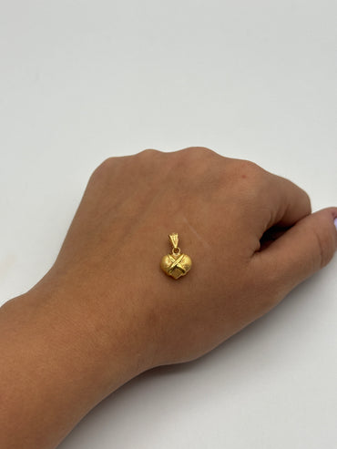 Dije Corazon X Oro amarillo 18k 0,68 Gr / 10,90 mm / 1,2 Cm