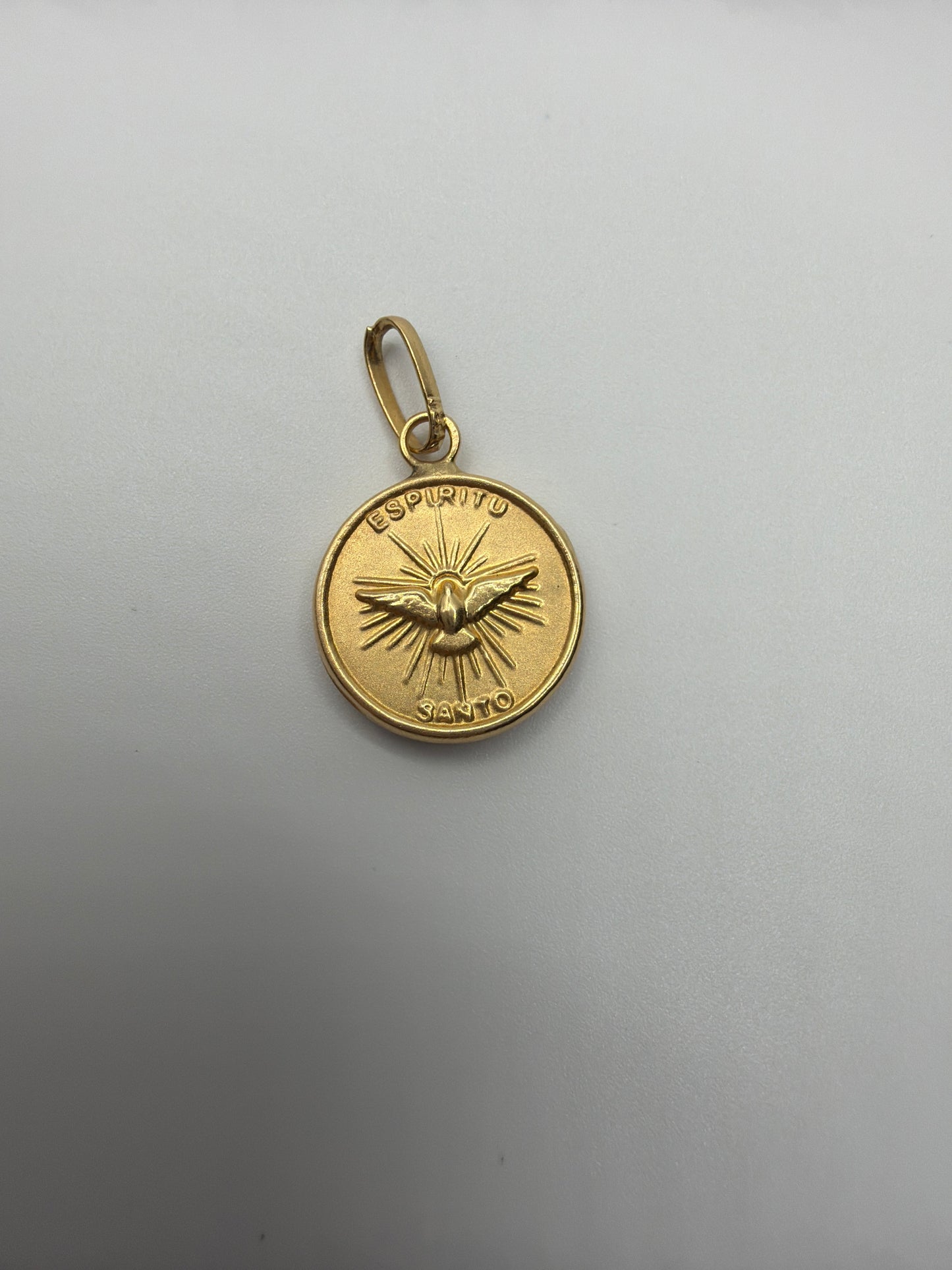 Dije Espiritu Santo Oro amarillo 18k 0,90 Gr / 13,2 mm / 1,3 Cm