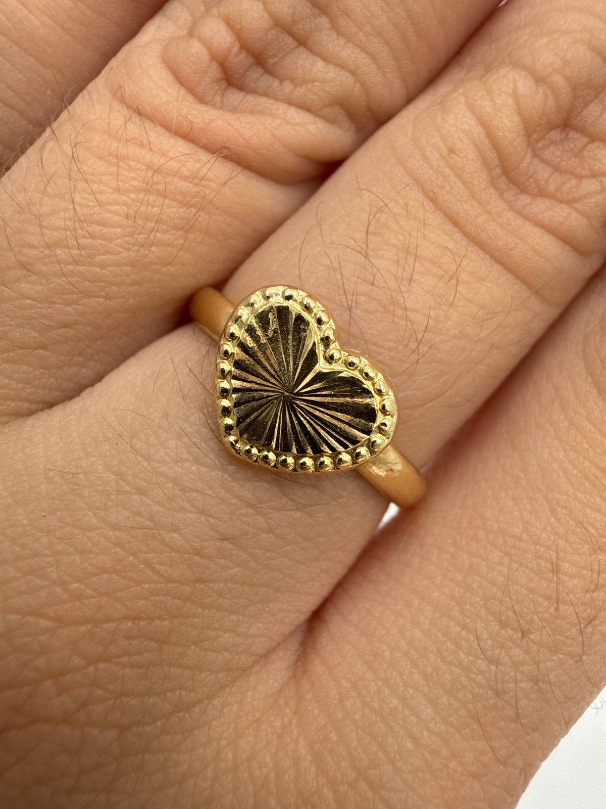 Anillo Corazon Diamantado Oro amarillo 18k / Talla 6 / 1,18 Gr / 7,8 mm