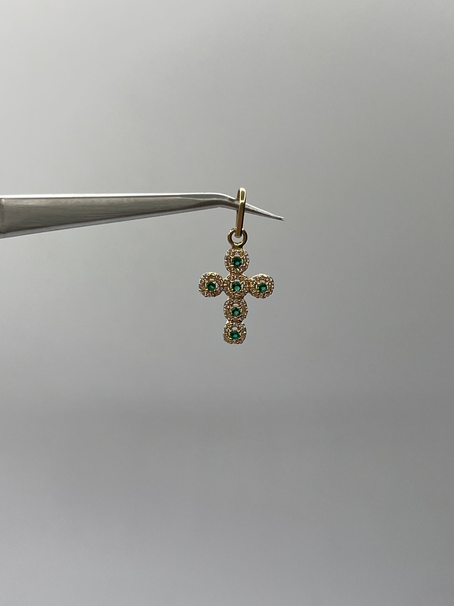 Dije Cruz Verde y Blanco Oro amarillo 18k 1,70 Gr / 14,85 mm / 2,4 Cm