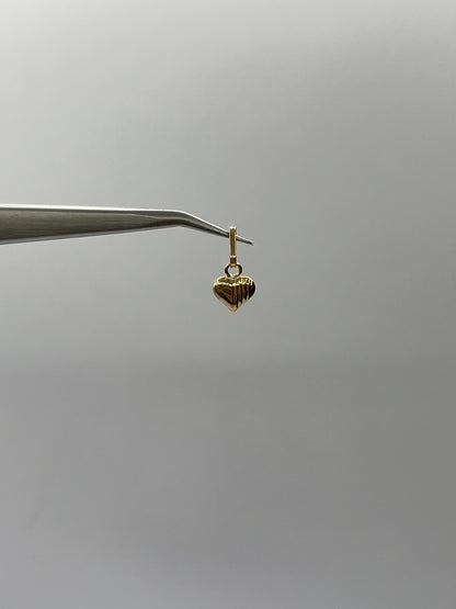 Dije Corazon Liso Rayado Oro amarillo 18k 0,26 Gr / 7,3 mm / 0,6 Cm