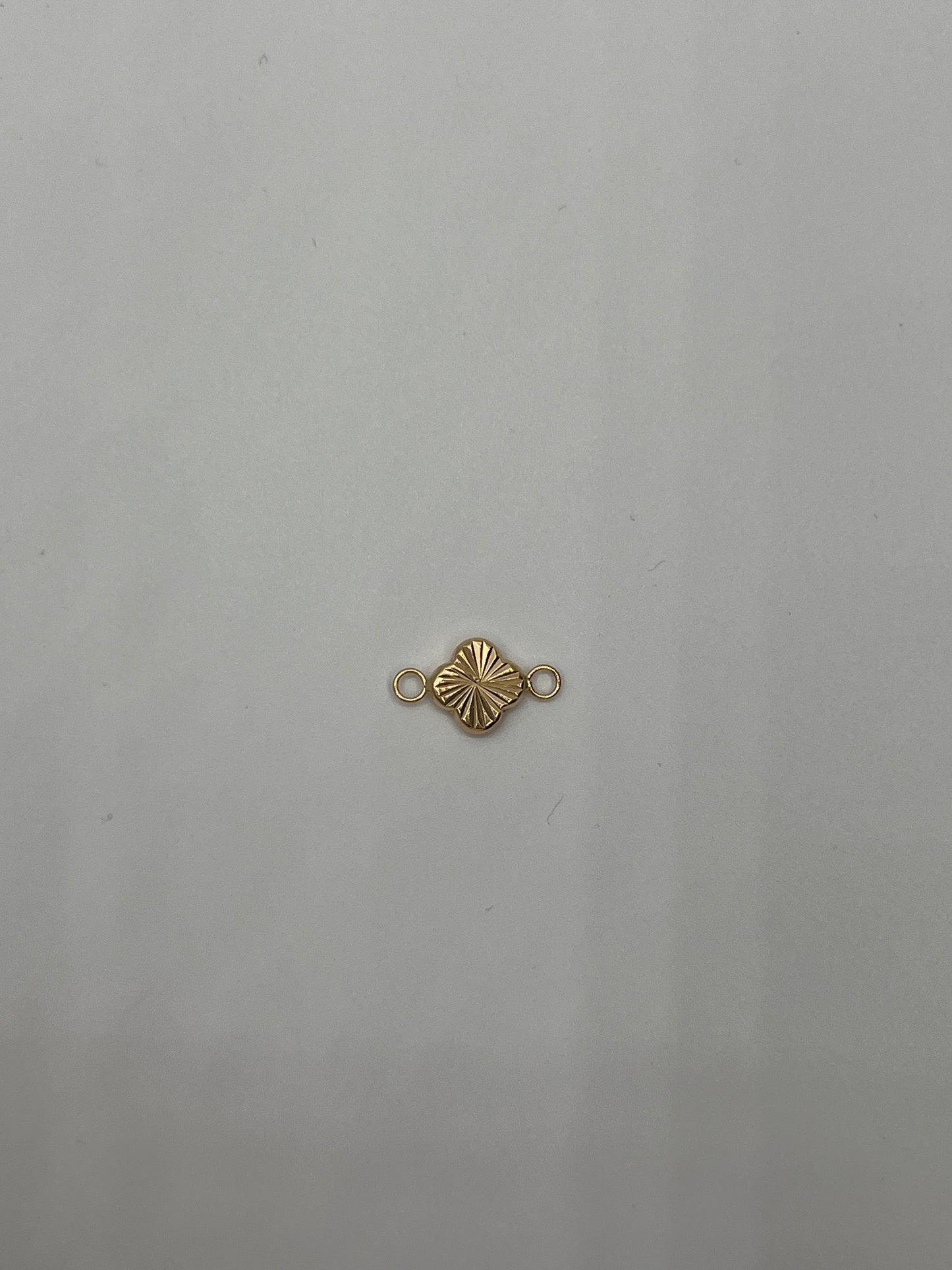 Herraje trebol Oro amarillo 18k 0,36 Gr / 0,8 Cm
