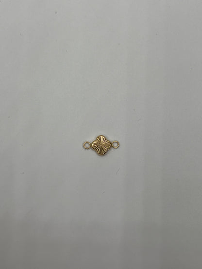 Herraje trebol Oro amarillo 18k 0,36 Gr / 0,8 Cm