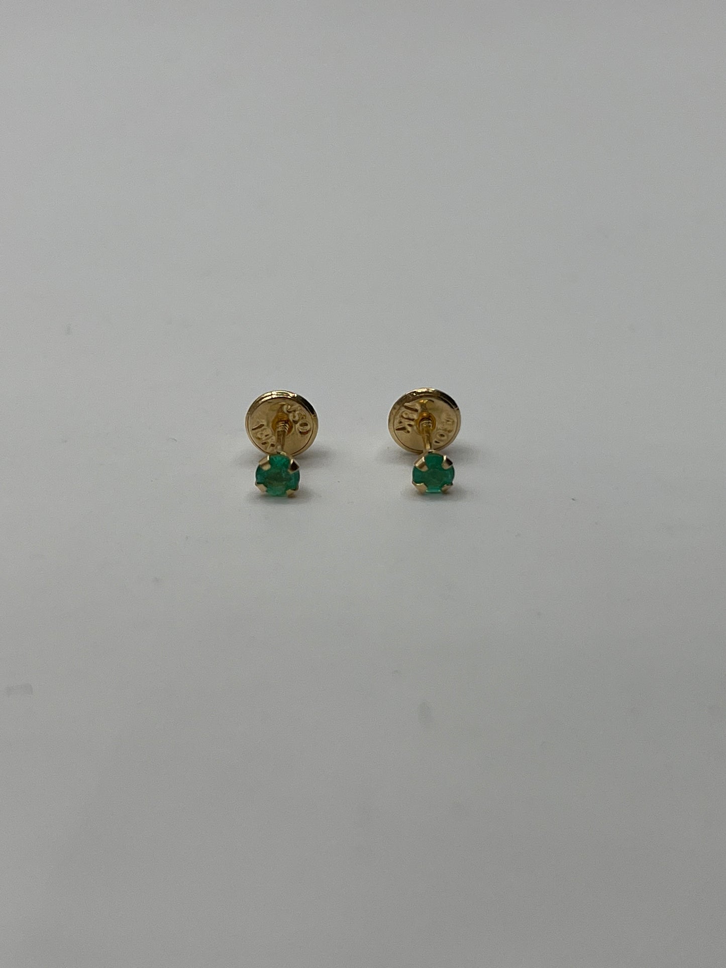 Topos Esmeralda / 0.20pts oro amarillo 18k / 3 mm (Joya)