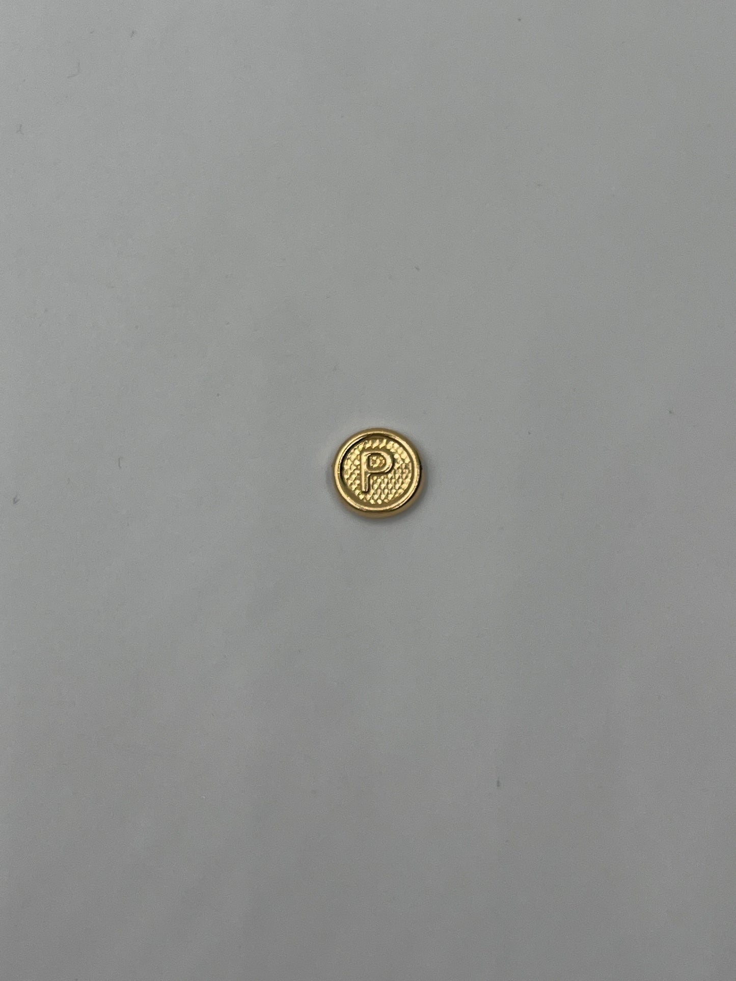 Herraje Letra P Oro amarillo 18k 0,39 Gr / 1 Cm