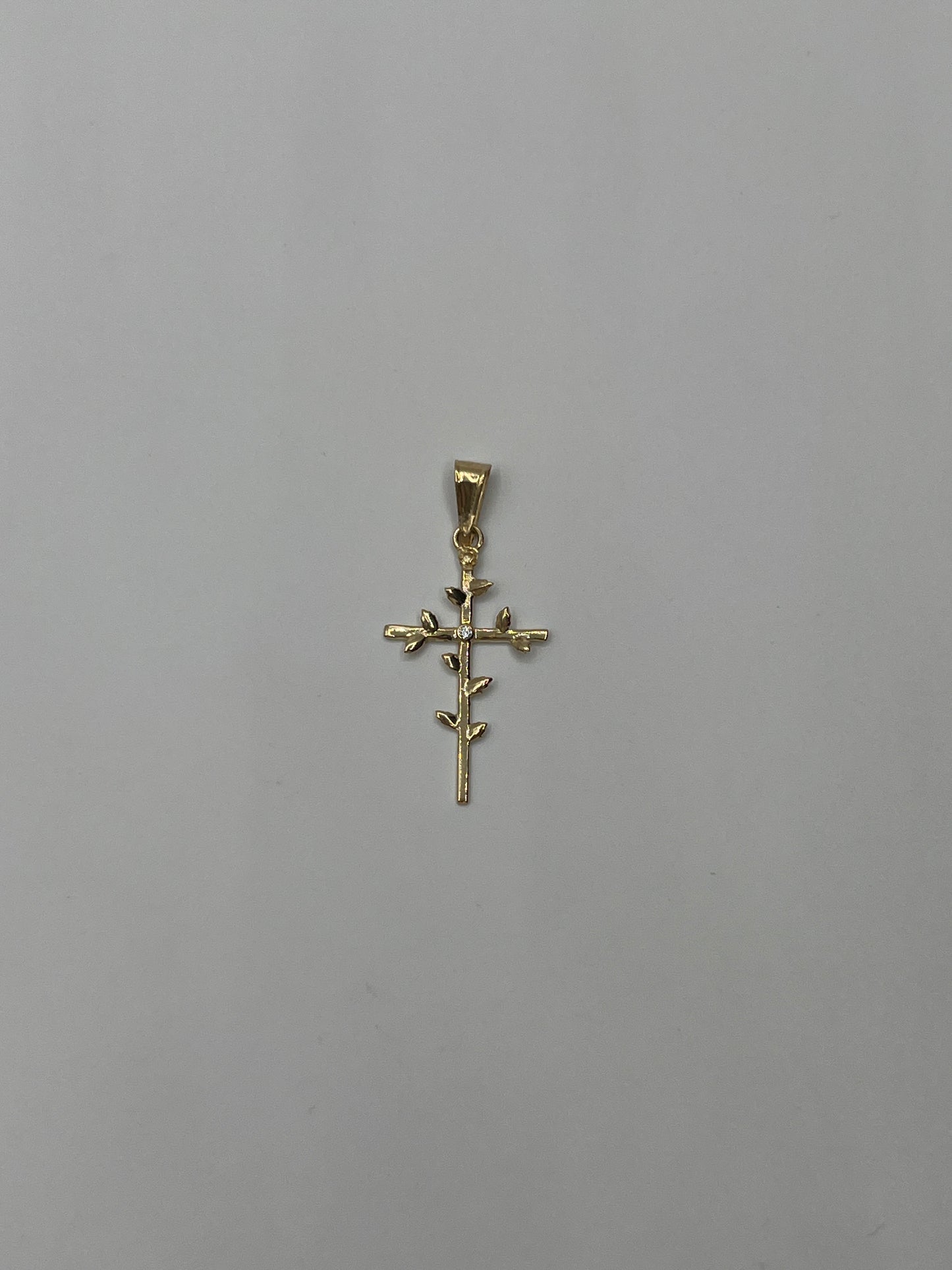 Dije Cruz Hojas Circon Blanco Oro amarillo 18k 0,89 Gr / 15 mm / 2,7 Cm