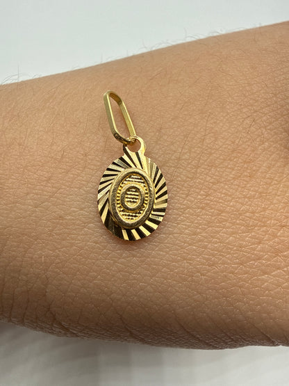 Dije Letra O Oro amarillo 18k 0,44 Gr / 7,50 mm / 1,20 Cm