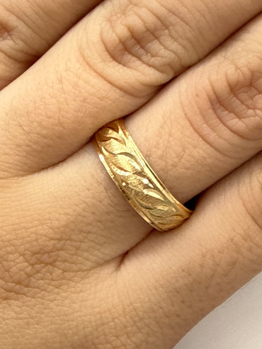 Anillo Rayado Oro amarillo 18k / Talla 9 1/4 / 1,93 Gr / 6 mm