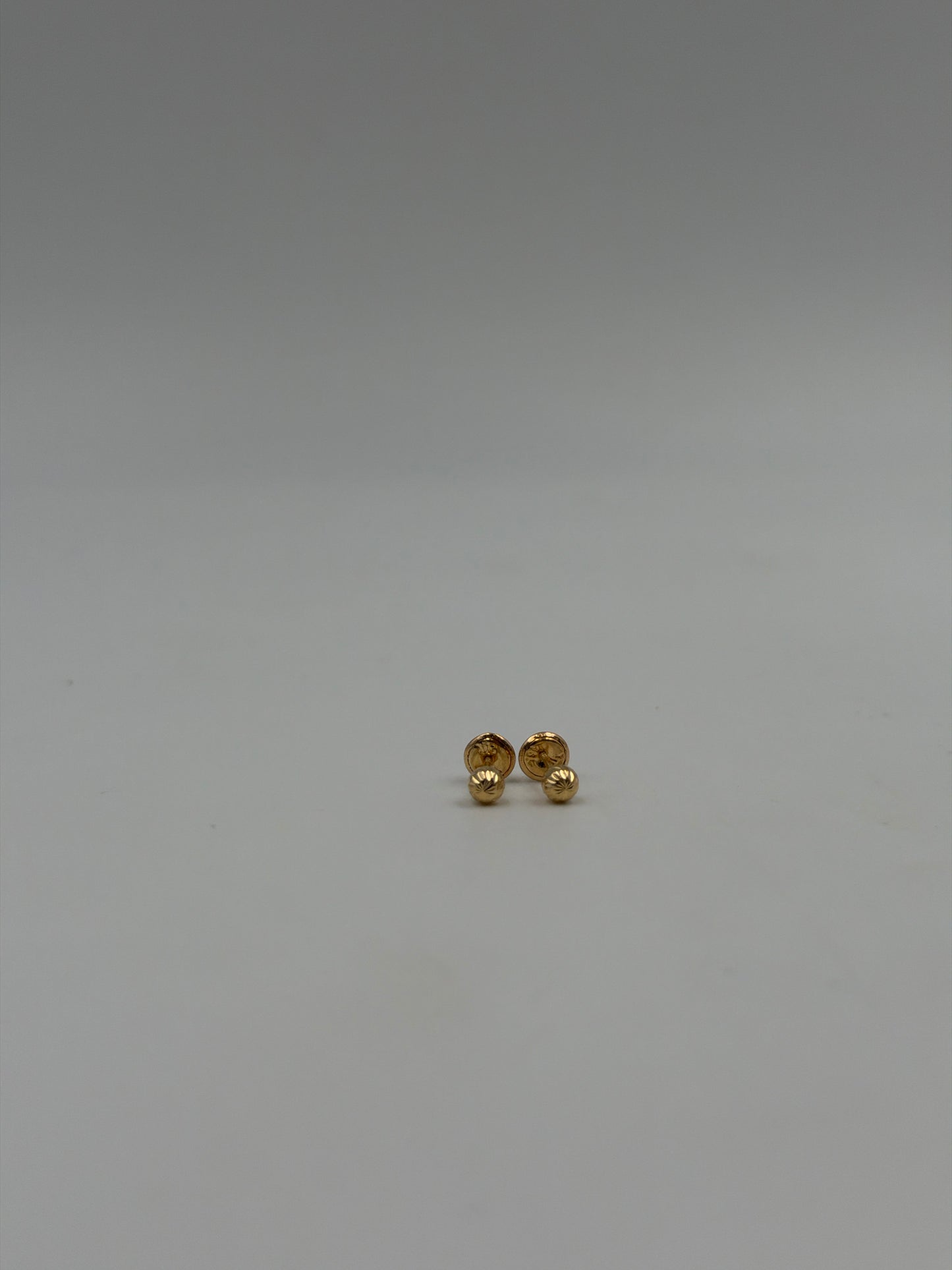 Topos bola diamantados  Oro amarillo 18k 0,53 Gr / 4 mm