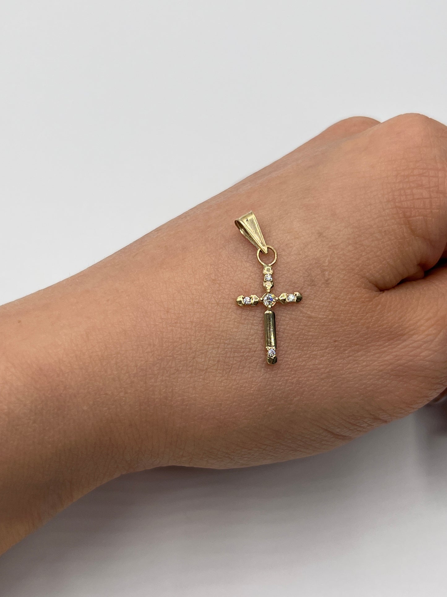 Dije Cruz Circon Blanco Oro amarillo 18k 0,62 Gr / 11 mm / 2 Cm