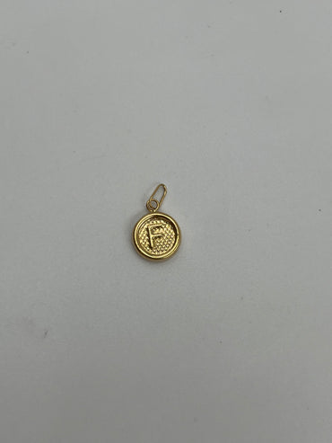 Dije letra F Oro amarillo 18k 0,50 Gr / 10 mm / 1,2 Cm