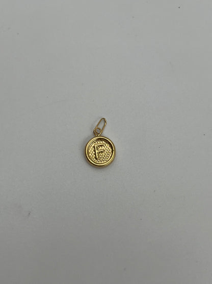 Dije letra F Oro amarillo 18k 0,50 Gr / 10 mm / 1,2 Cm