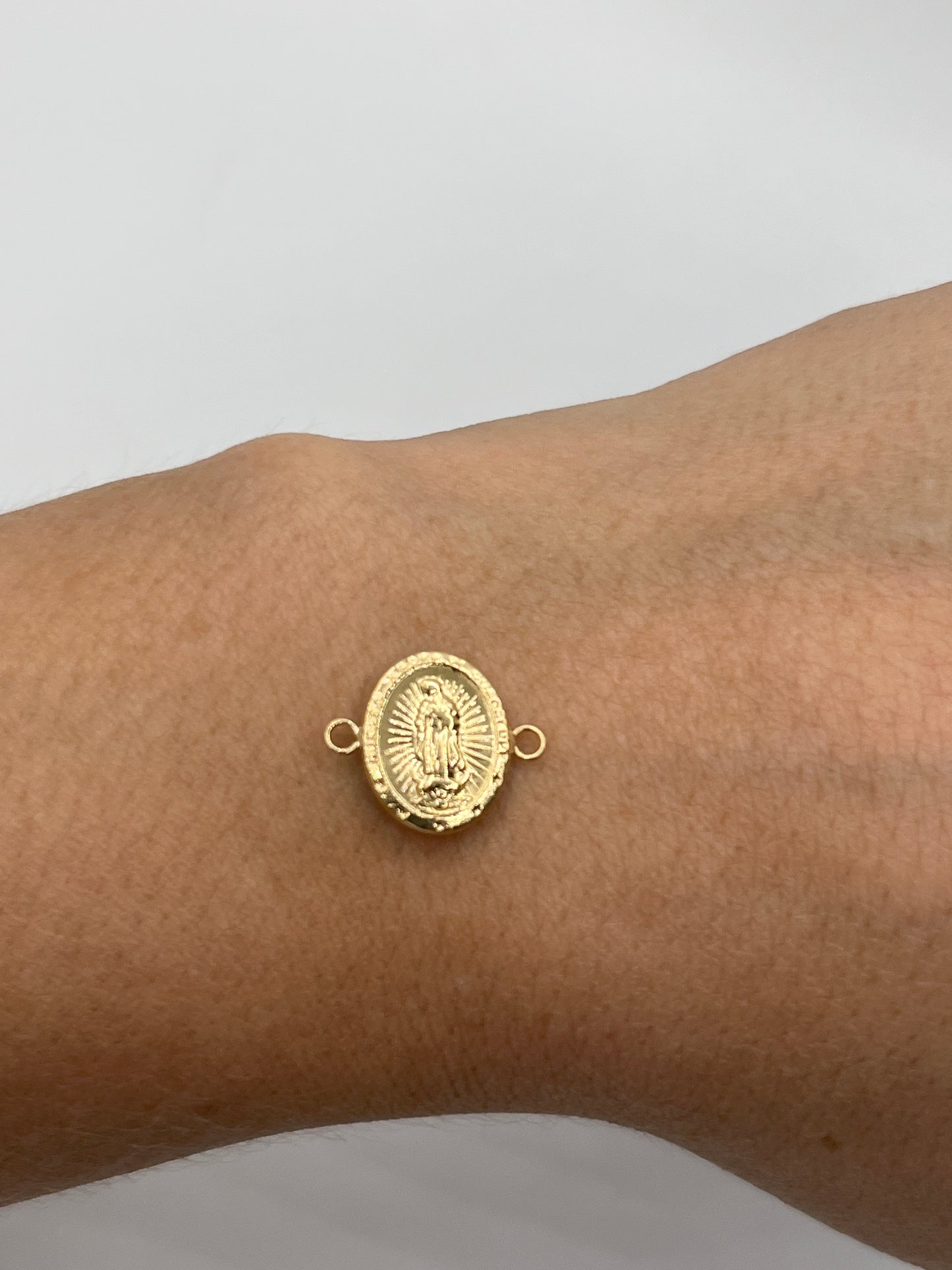 Herraje Virgen Guadalupe Oro amarillo 18k 0,49 Gr / 1,2 Cm