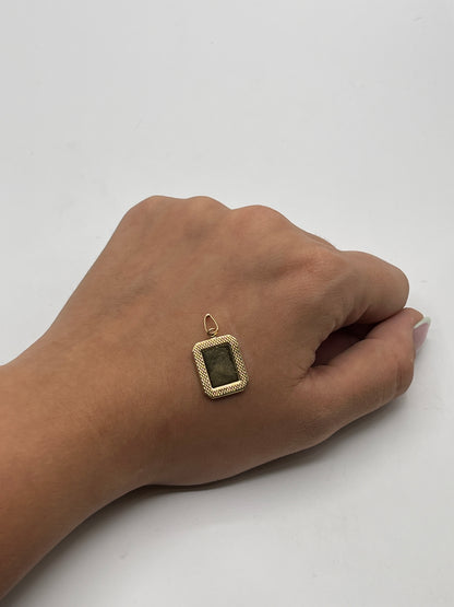 Dije Placa Diamantada Oro amarillo 18k 1,62 Gr / 13,60 mm / 2 Cm