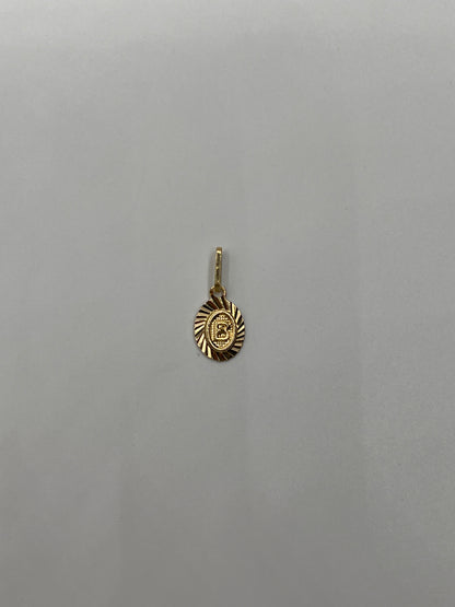 Dije Letra B Oro amarillo 18k 0,55 Gr / 10 mm / 1 Cm