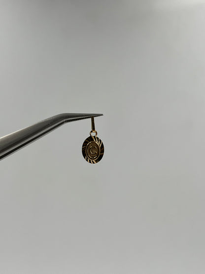 Dije letra C Oro amarillo 18k 0,43 Gr / 7 mm / 1,1 Cm