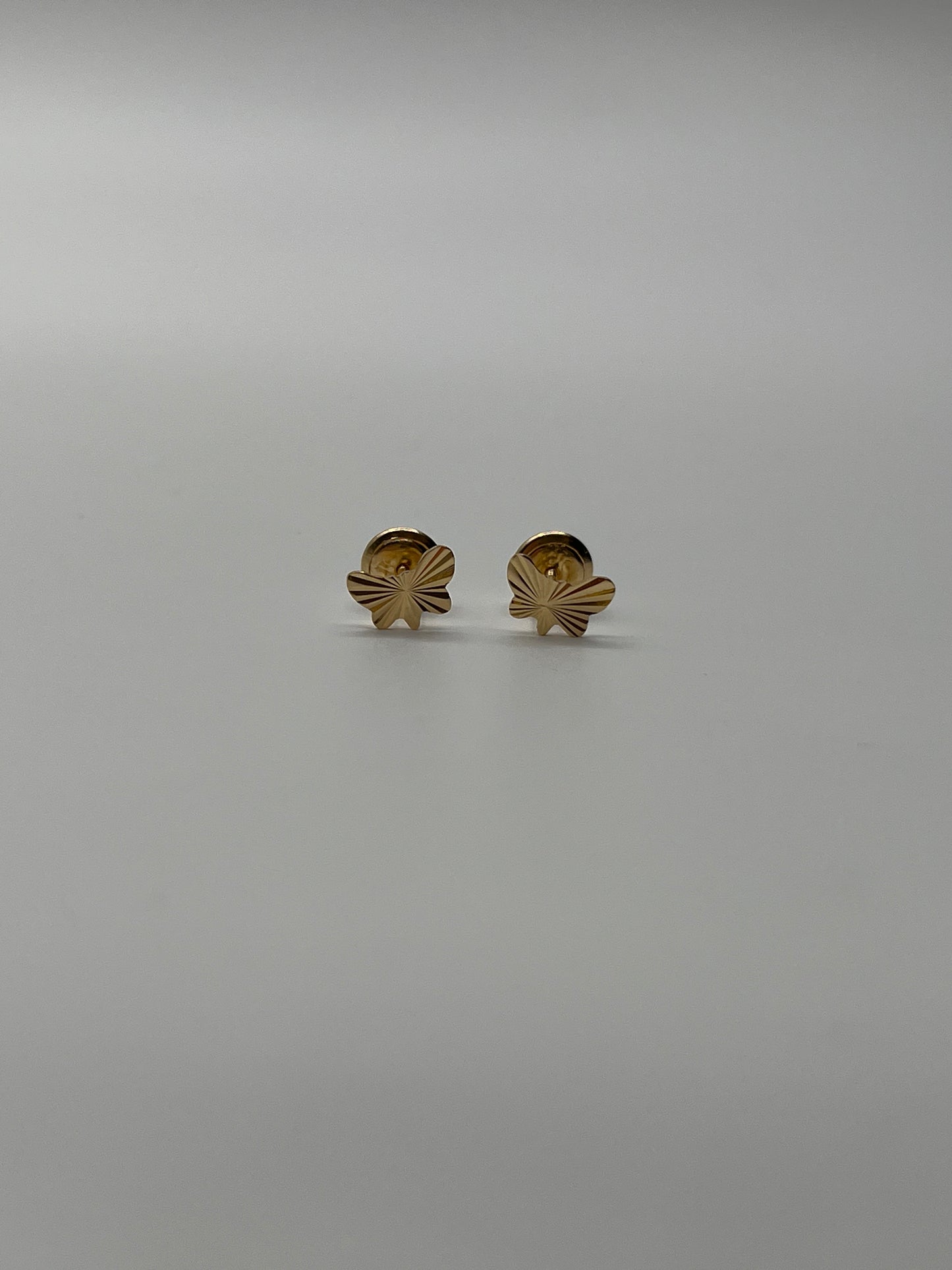 Topos Mariposa Diamantada Oro amarillo 18k 0,70 Gr / 7,33 mm