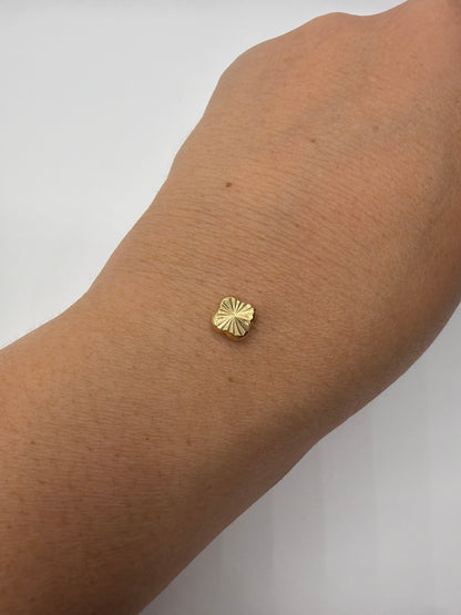 Herraje Trebol Diamantado Oro amarillo 18k 0,29 Gr / 1 Cm
