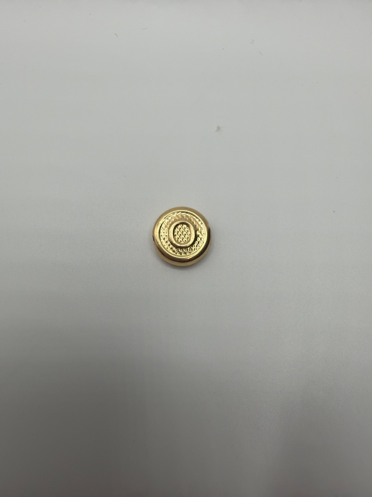 Herraje Letra O Oro amarillo 18k 0,39 Gr / 1 Cm