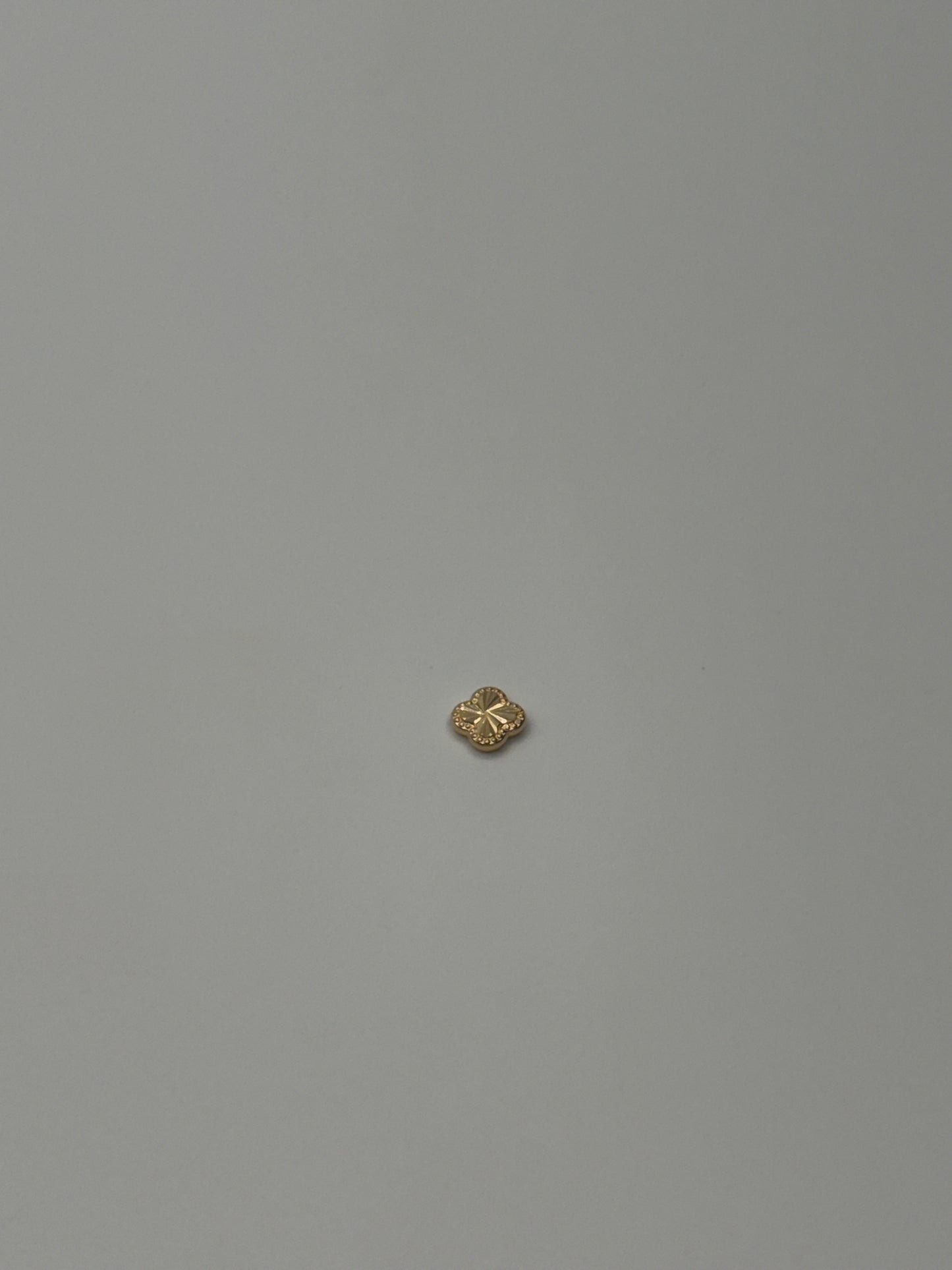 Herraje trebol diamantado Oro amarillo 18k 0,22 Gr / 0,8 Cm