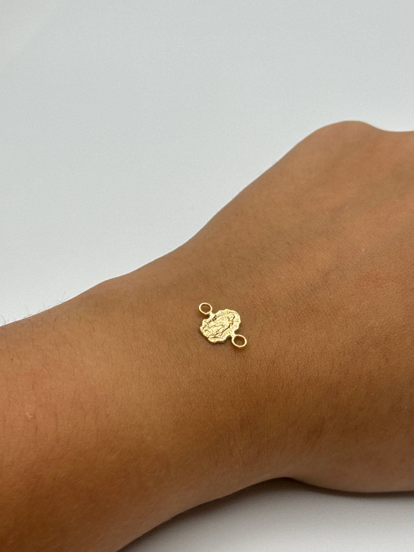 Herraje Virgen Guadalupe Oro amarillo 18k 0,30 Gr / 1,3 Cm