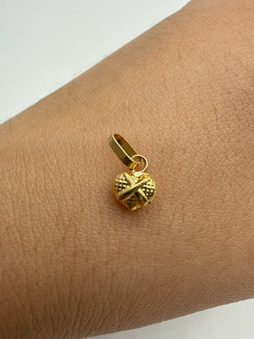 Dije Corazo X Oro amarillo 18k 0,23 Gr / 6 mm / 0,6 Cm