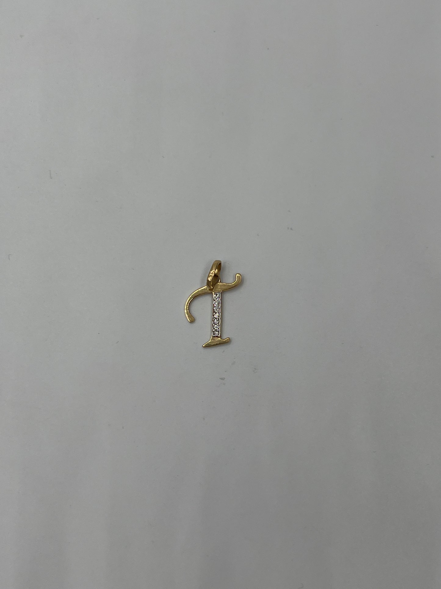 Dije Letra T Oro amarillo 18k 0,70 Gr / 11,40 mm / 1,5 Cm