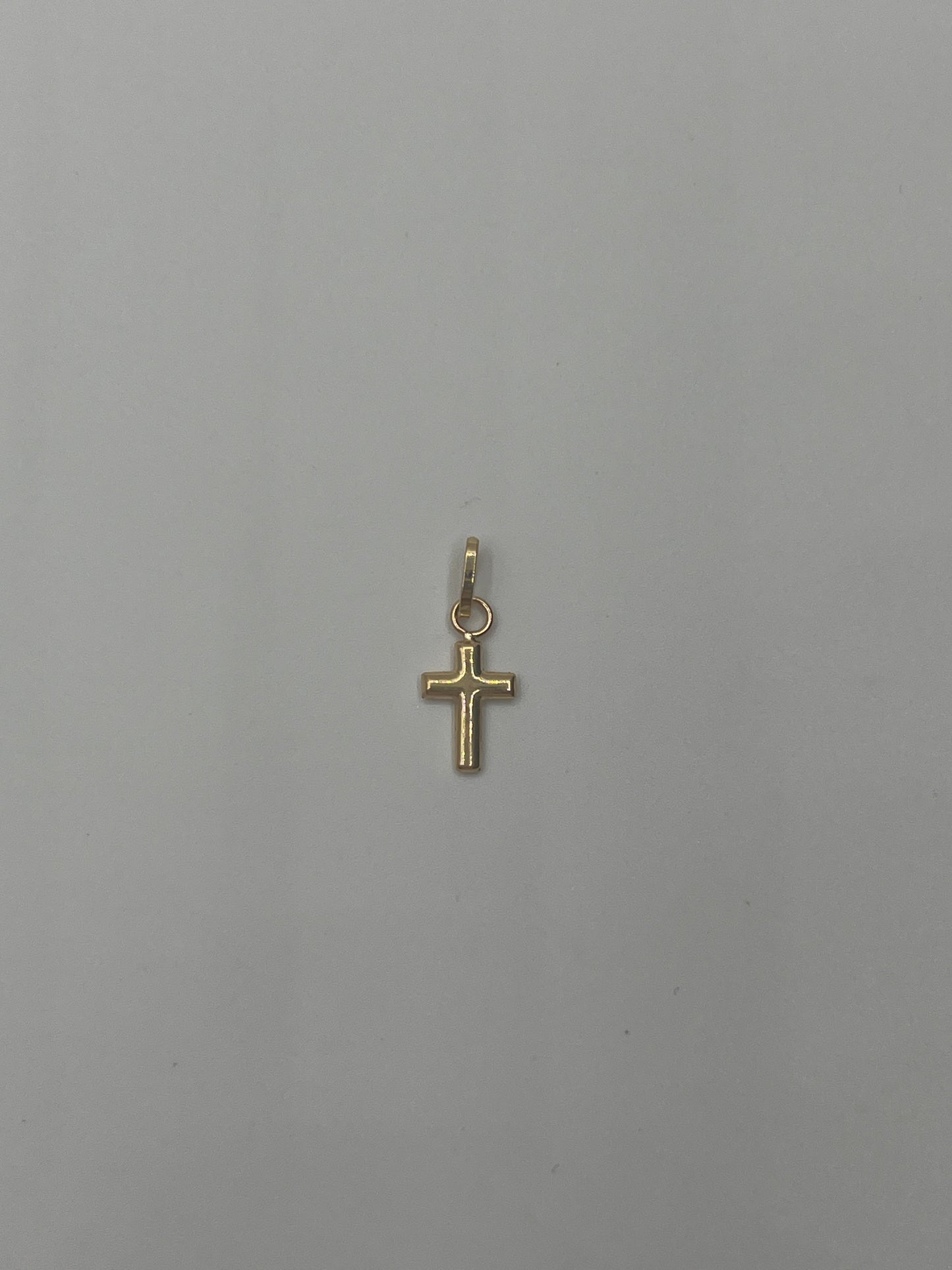 Dije Cruz Lisa Oro amarillo 18k 0,23 Gr / 6,3 mm / 0,8 Cm