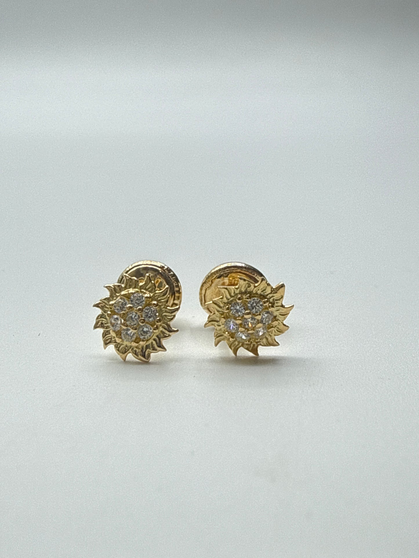 Topos Sol Circon Blanco Oro amarillo 18k 0,80 Gr / 6,30 mm