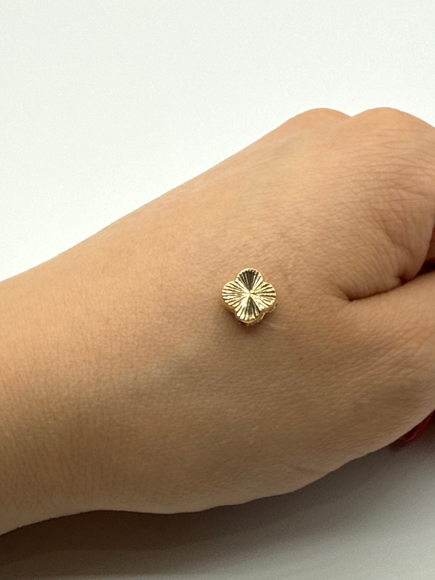 Herraje Trebol Diamantado Oro amarillo 18k 0,23 Gr / 0,7 Cm