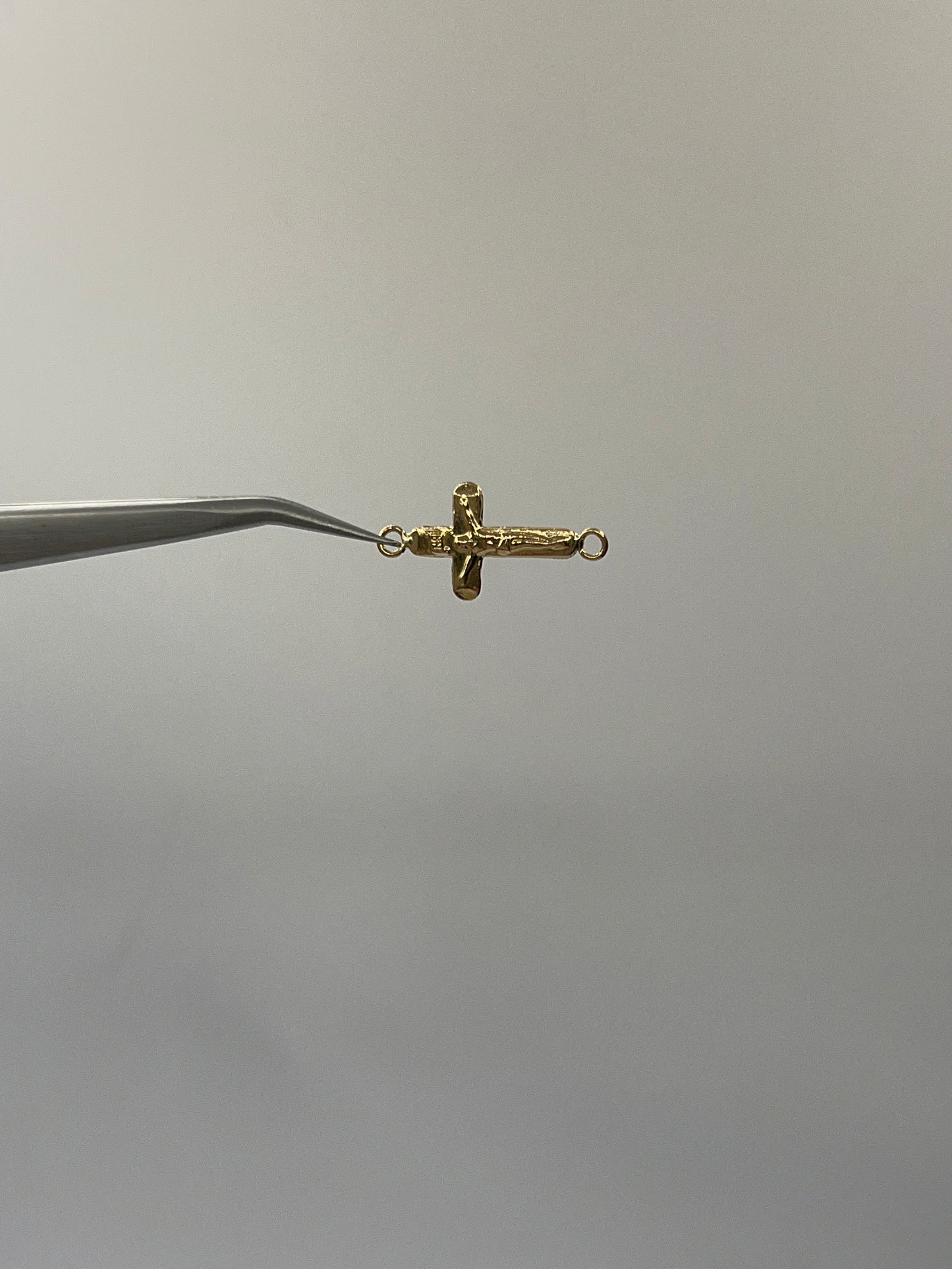 Herraje Cruz Cristo Oro amarillo 18k 0,40 Gr / 1,5 Cm