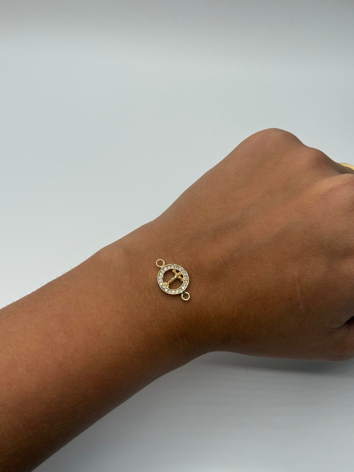 Herraje Cristo Circon Blanco Oro amarillo 18k 1,19 Gr / 1,2 Cm
