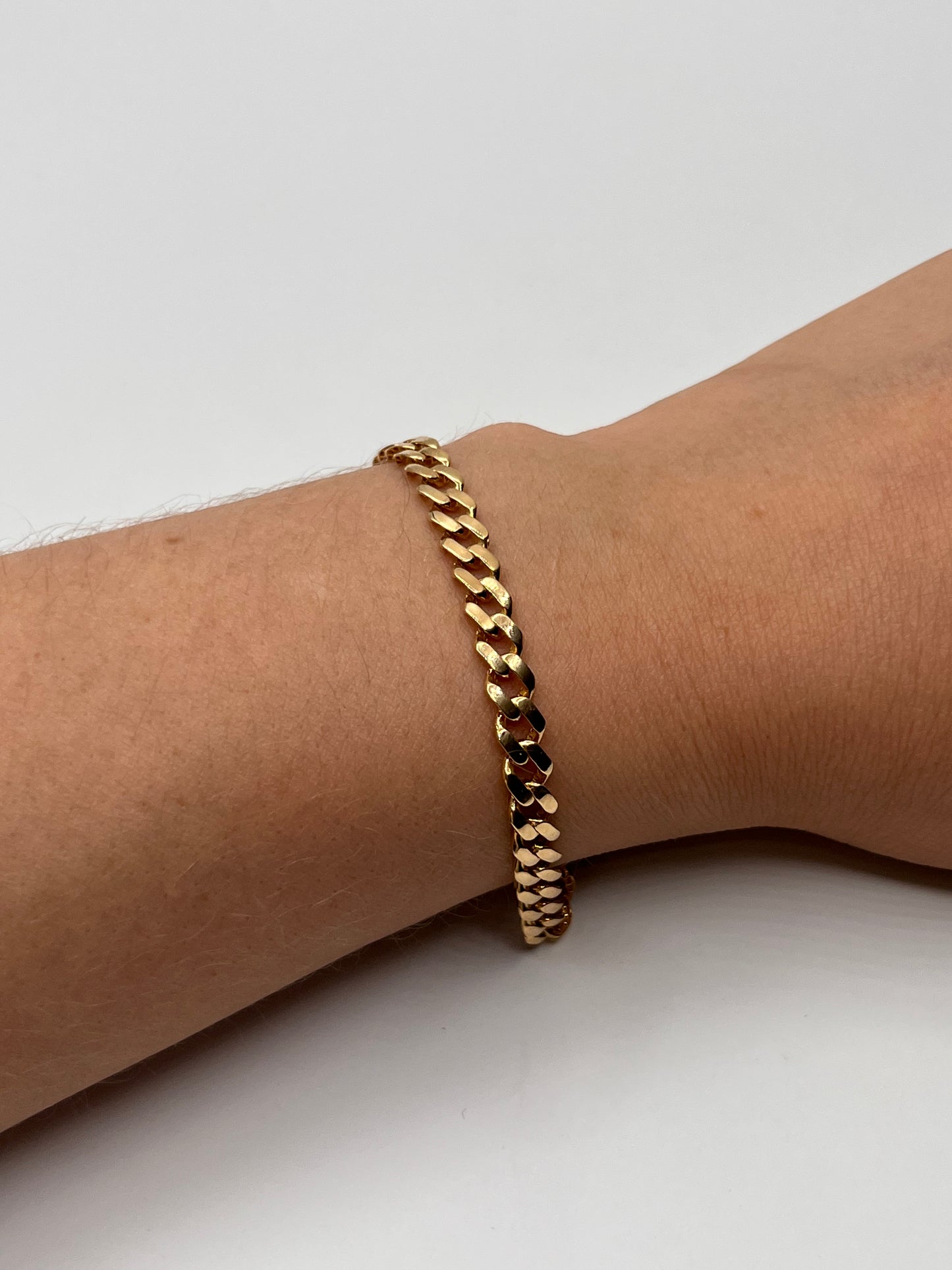 Pulso It Cubano Mc Oro amarillo 18k 4,98 Gr / 5,22 mm / 18 Cm