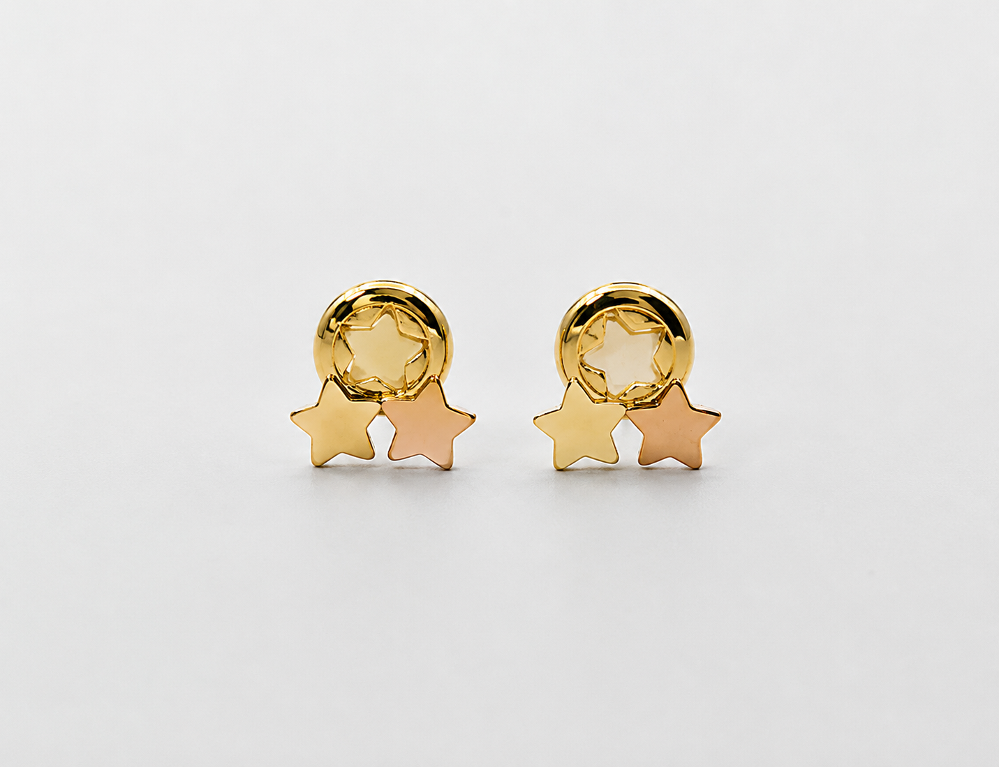 Topos Estrellas Tres oros 18k 0,56 Gr / 6,5 mm