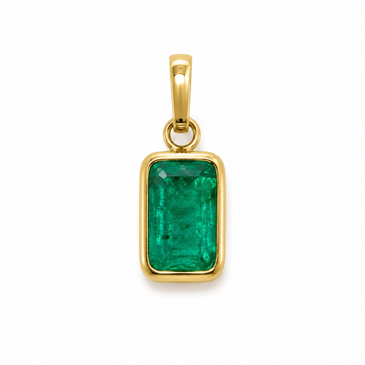 Dije Cuadrado Esmeralda 0.320Ct Oro It amarillo 0.80Gr / 0.86Gr